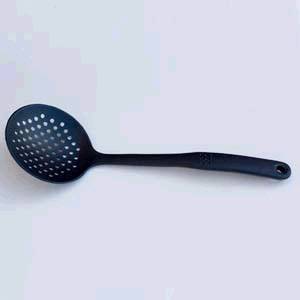 Шумовка КНР нейлон черный цвет A009 /1/24/ Шумовка КНР нейлон черный цвет A009 /1/24/