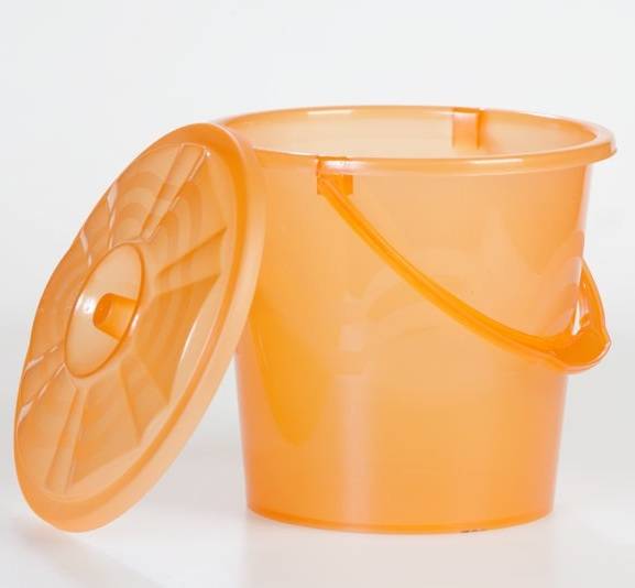 Ведро 16 л. пластик. с крышкой оранж.